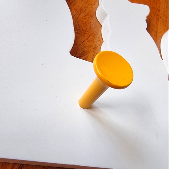 Cat Wall Mount Multi-Purpose Organizer With Pegs - Picture 6 of 8